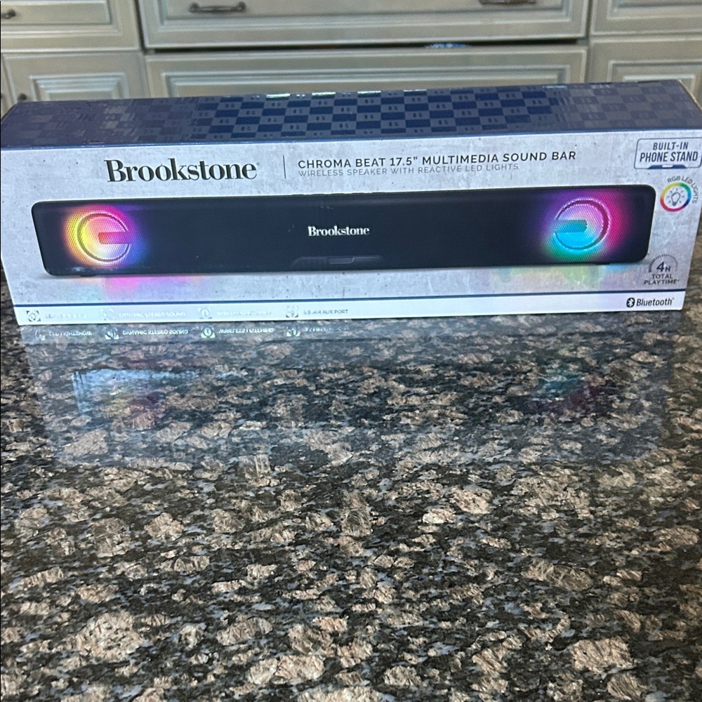BROOKSTONE  CHROMA BEAT 17.5 MULTIMEDIA SOUND BAR NWT